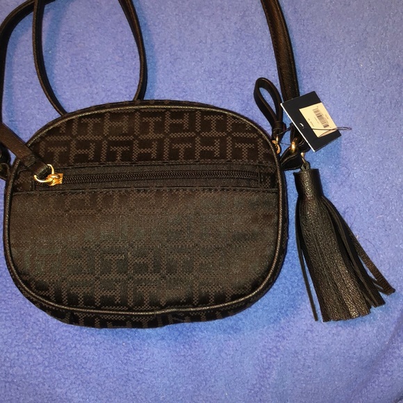 BNWT TOMMY HILFIGER CROSSBODY - Picture 3 of 4